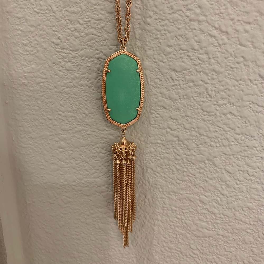 Kendra Scott necklace